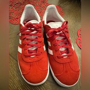Adidas Red Gazelle Shoes Youth 6 / Women’s 8